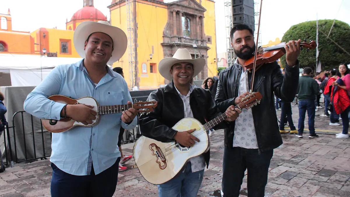 FOTO PRINCIPAL SJR Musica del trio Huastecos perdidos